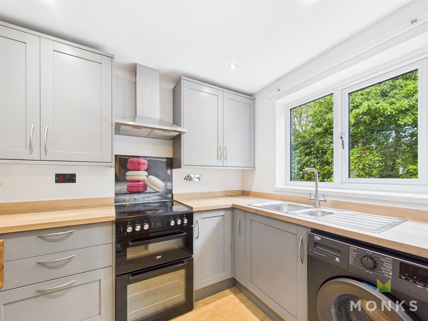 25 Silverdale, Shrewsbury, SY3 5EY SSTC